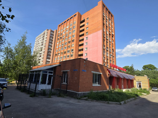 Снять  помещение свободного назначения