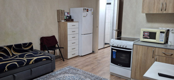 Купить --комнатную квартиру